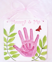 Mommy-and-Me-pink-hands